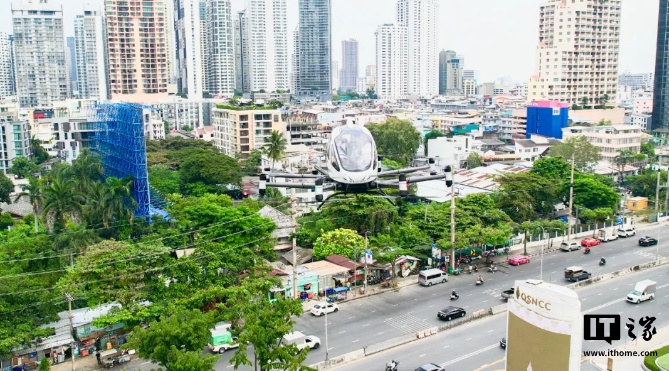 亿航智能 EH216-S 无人驾驶 eVTOL 在泰国完成首次载人飞行